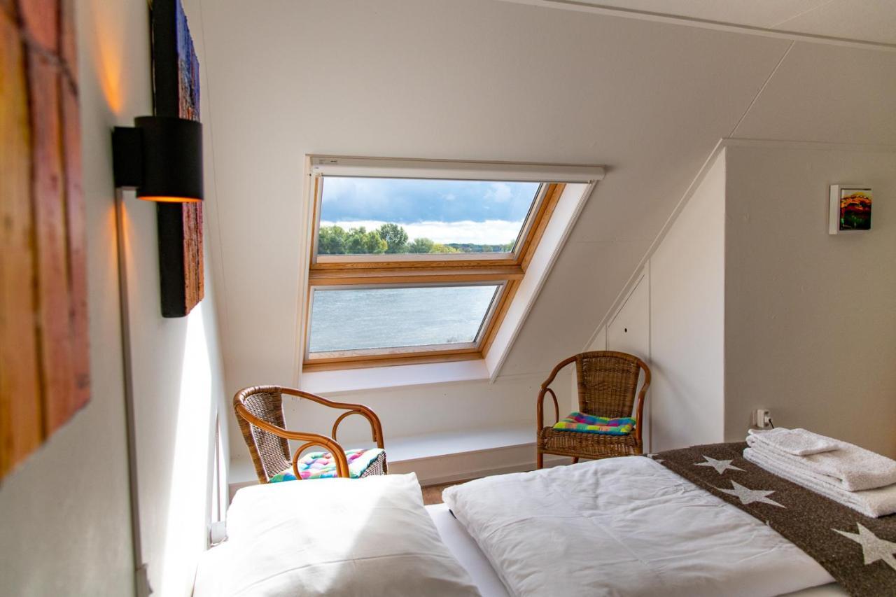 Vakantie Aan De Maas Broekhuizen  Exterior foto